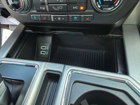 Used 2018 Ford F150 Platinum w/ Equipment Group 701A Luxury AWD/4WD image 66