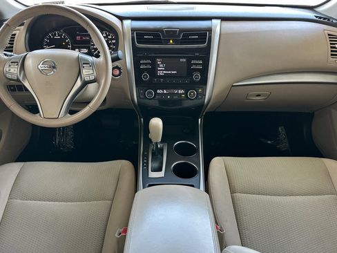 Used 2015 Nissan Altima 2.5 SV w/ Convenience Package FWD image 16