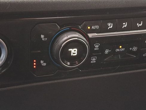 Used 2023 Chevrolet Silverado 1500 LT AWD/4WD image 25