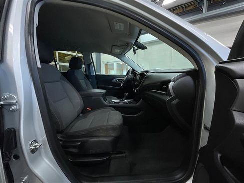 Used 2019 Chevrolet Traverse LS image 23