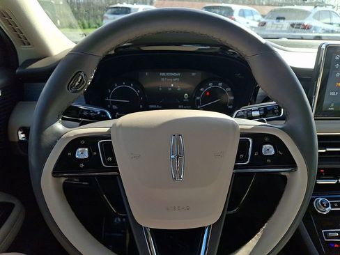 Used 2021 Lincoln Corsair AWD w/ Equipment Group 101A image 19