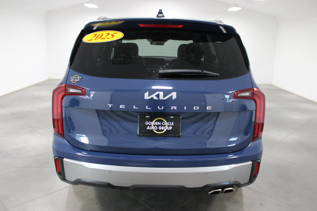 Used 2025 Kia Telluride S FWD image 8