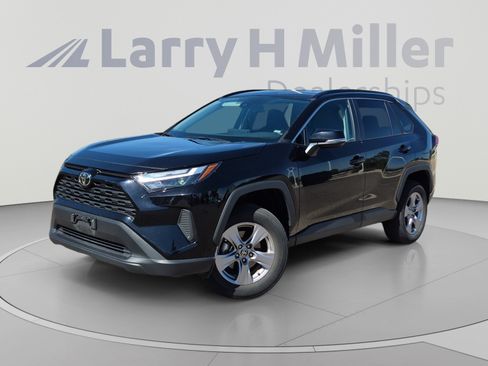 Used 2025 Toyota RAV4 XLE AWD/4WD image 1