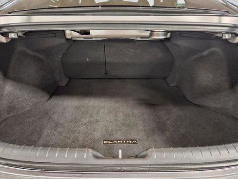 Used 2022 Hyundai Elantra Limited image 6