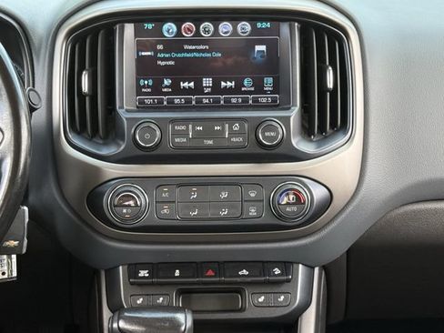 Used 2018 Chevrolet Colorado Z71 AWD/4WD image 18