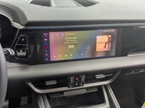 New 2025 Porsche Macan 4 Electric image 18