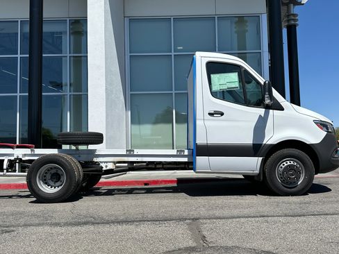 New 2024 Mercedes-Benz Sprinter 4500 image 7