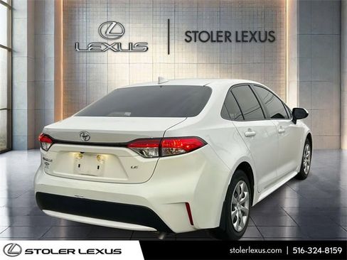 Used 2021 Toyota Corolla LE image 4