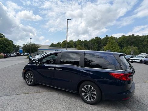 Used 2024 Honda Odyssey EX-L image 6