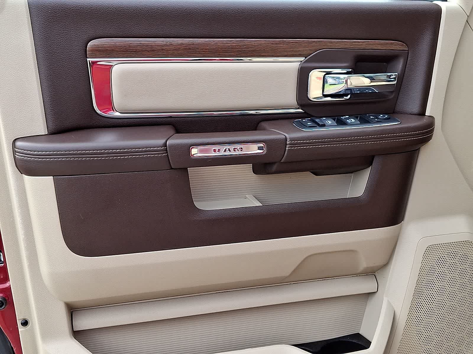 Used 2015 RAM 1500 Laramie w/ Convenience Group AWD/4WD image 14