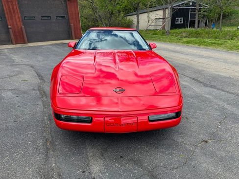 Used 1993 Chevrolet Corvette Coupe RWD image 2