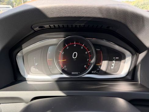 Used 2018 Volvo S60 T5 Inscription FWD image 3