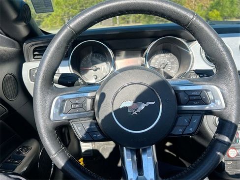 Used 2016 Ford Mustang Premium image 18