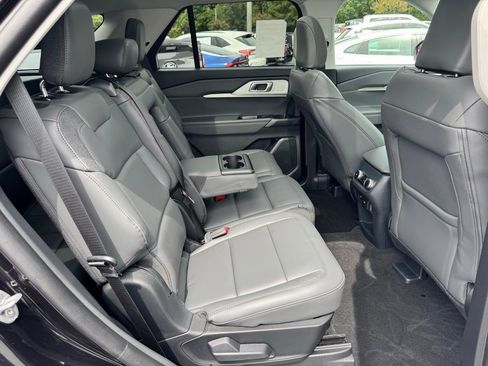 New 2025 Ford Explorer Active w/ Active Comfort Package image 30