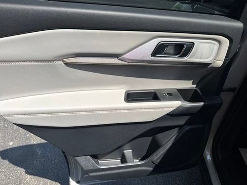 New 2026 Ford Explorer Active w/ Active Comfort Package AWD/4WD image 12