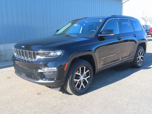 Used 2023 Jeep Grand Cherokee Limited w/ Trailer Tow Prep Group (B) AWD/4WD image 9