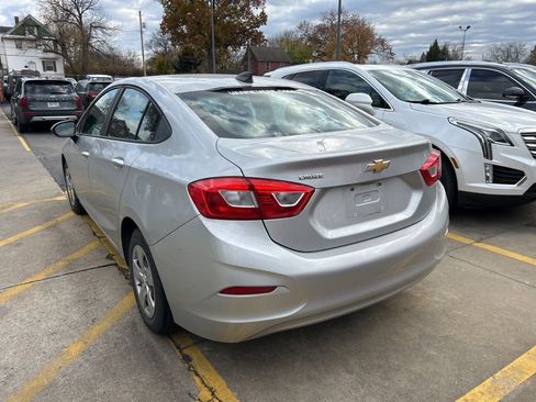 Used 2017 Chevrolet Cruze LS image 6