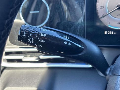 Certified 2021 Hyundai Elantra Limited image 31