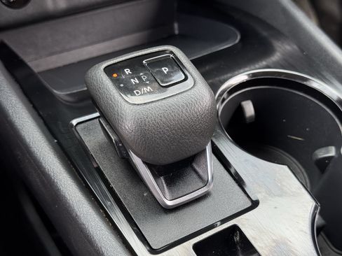 Used 2024 Nissan Rogue SV AWD/4WD image 18
