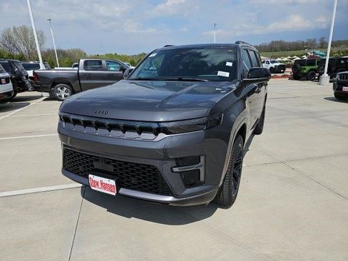 New 2026 Jeep Grand Wagoneer Limited AWD/4WD image 1