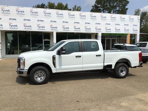 New 2025 Ford F250 XL w/ XL Chrome Package image 2