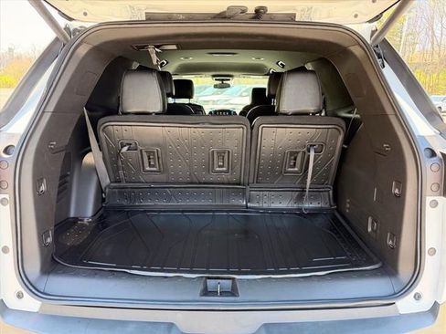 Used 2023 Chevrolet Traverse LT w/ LPO, Floor Liner Package AWD/4WD image 28