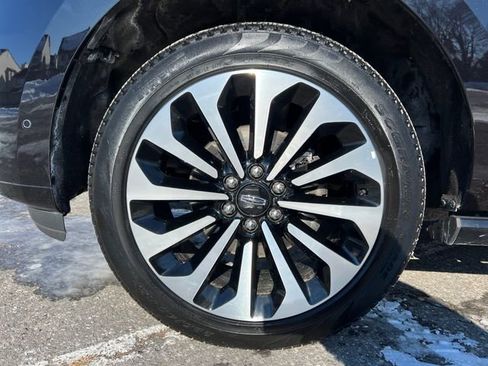 Used 2024 Lincoln Navigator Reserve image 16