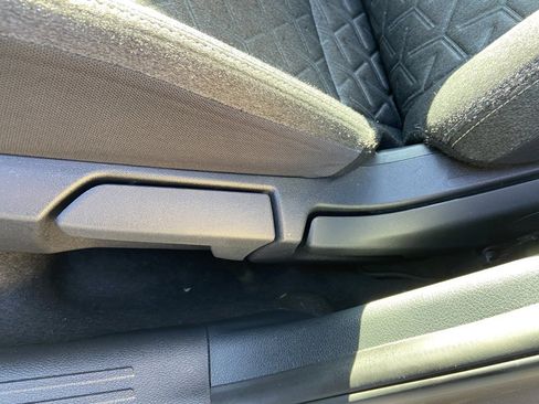 Used 2025 Nissan Kicks SV image 10