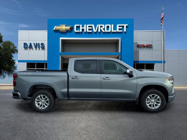 Used 2024 Chevrolet Silverado 1500 LT AWD/4WD image 2