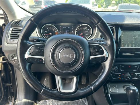 Used 2020 Jeep Compass Latitude FWD image 20