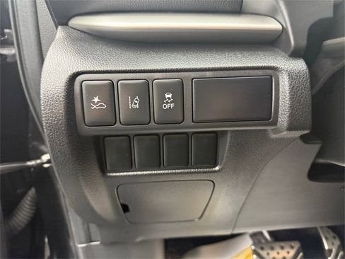 Used 2022 Mitsubishi Eclipse Cross LE image 31