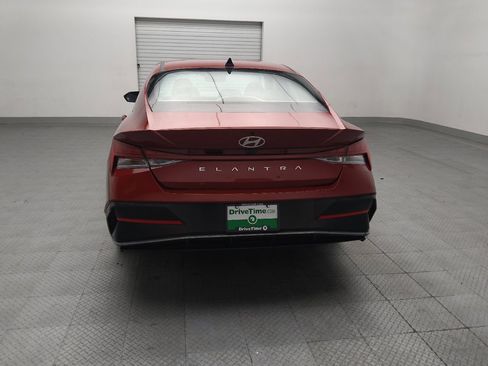 Used 2025 Hyundai Elantra SEL FWD image 6