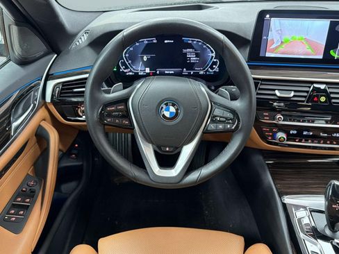 Certified 2023 BMW 530e xDrive w/ Premium Package image 21