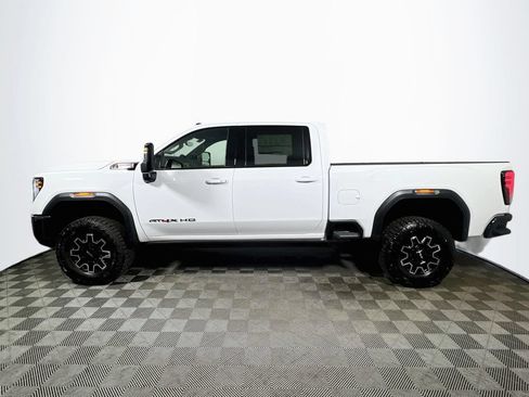 New 2026 GMC Sierra 2500 AT4X AWD/4WD image 4