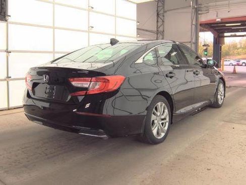 Used 2018 Honda Accord LX image 3
