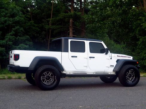 Used 2020 Jeep Gladiator Sport w/ Quick Order Package 24S AWD/4WD image 3