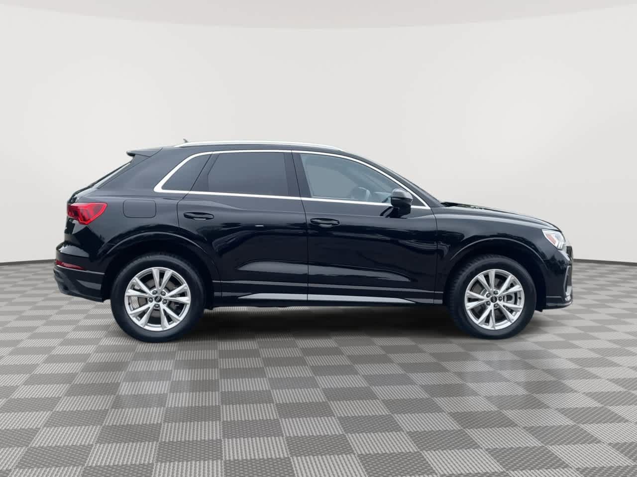 Used 2025 Audi Q3 2.0T Premium AWD/4WD image 9
