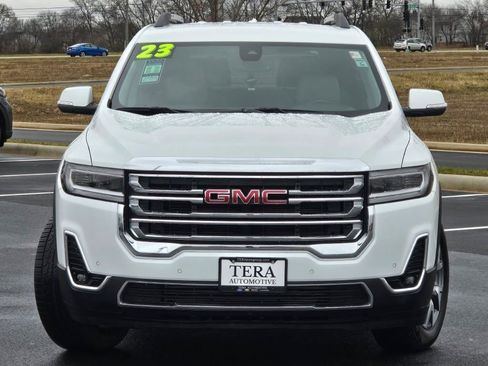 Used 2023 GMC Acadia SLT image 2