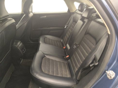 Used 2018 Ford Fusion SE w/ Equipment Group 201A FWD image 18