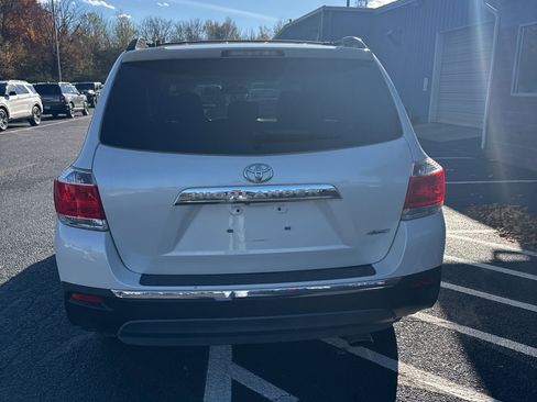 Used 2013 Toyota Highlander Plus image 5