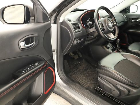 Used 2018 Jeep Compass Trailhawk AWD/4WD image 14