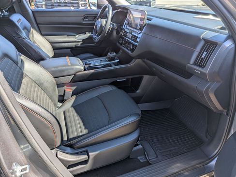 Used 2024 Nissan Pathfinder Rock Creek image 32