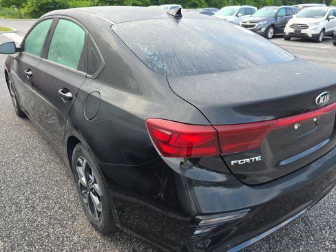Used 2020 Kia Forte LXS FWD image 5