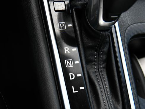 Used 2024 Nissan Sentra SV FWD image 22