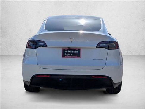Used 2024 Tesla Model Y Long Range image 7