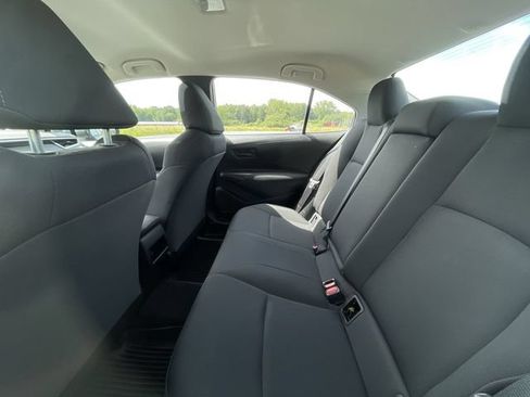 Certified 2022 Toyota Corolla LE FWD image 6