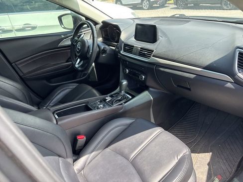 Used 2018 MAZDA MAZDA3 Touring FWD image 5
