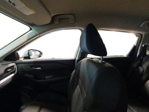 Used 2025 Nissan Rogue SV image 38