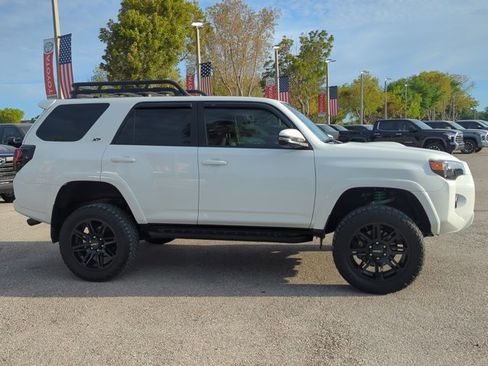 Used 2024 Toyota 4Runner SR5 Premium w/ Moonroof Package image 4