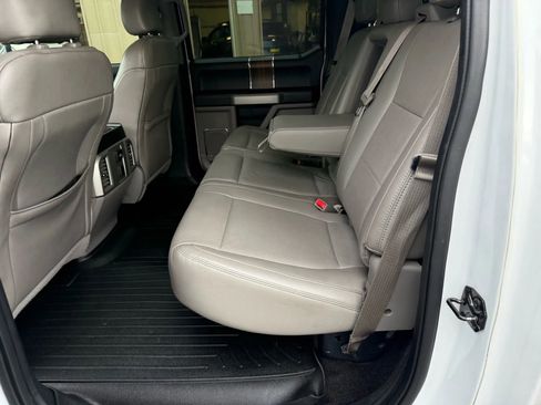 Used 2015 Ford F150 Lariat image 29